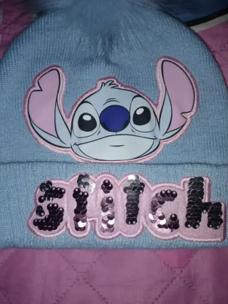 Gorro infantil Stitch con pompón
