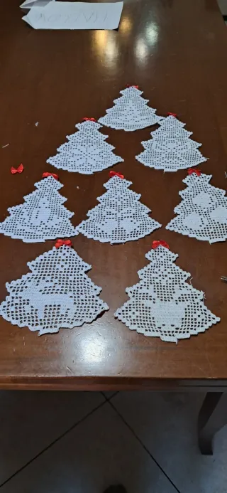 Alberelli natalizi uncinetto decorati