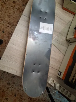 Skateboards Rocket con diseño calavera