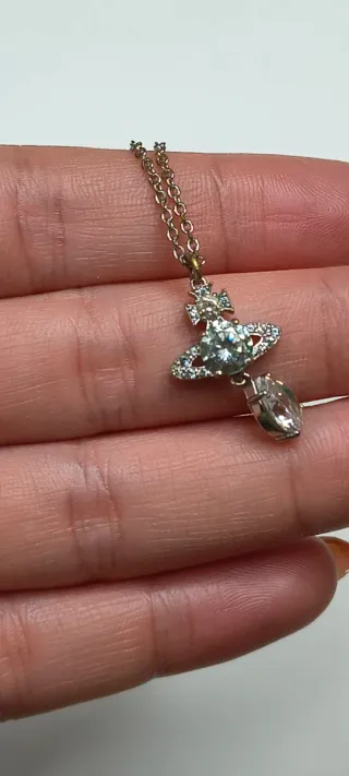 Collana Vivienne Westwood Orb con cristalli