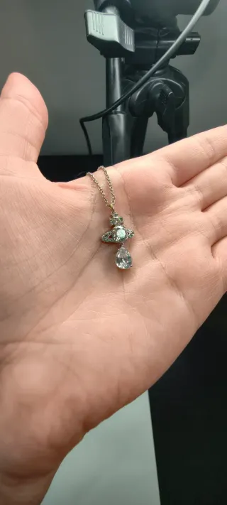 Collana Vivienne Westwood Orb con cristalli