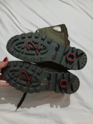 Stivali alti marroni/verdi