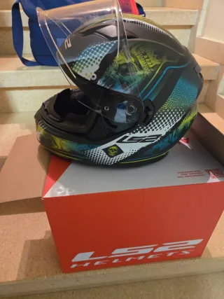 Casco Moto LS2 Negro con Diseño talla m