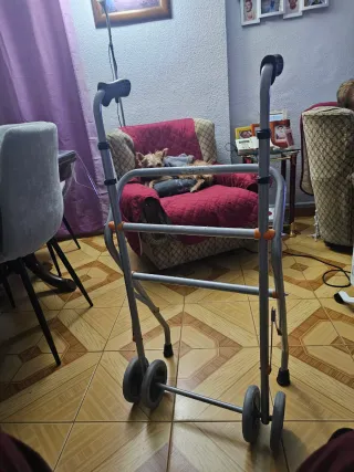 Andador Plegable con Ruedas