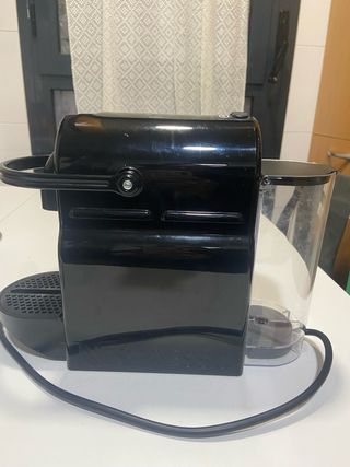 Cafetera Nespresso Negra