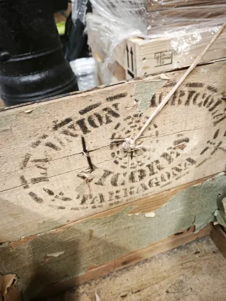 Antiguo baú de chapa y madera.l Colunga Asturias