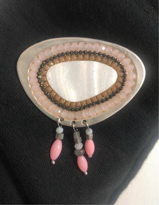 Broche Tan Trend Nácar Cristal