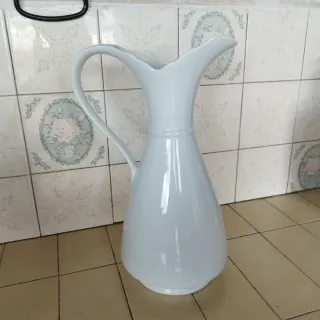 Jarra de porcelana grande blanca
