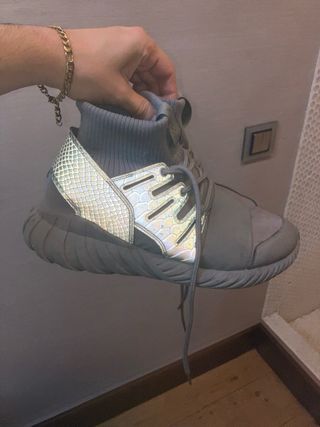 Adidas Tubular Doom PK Reflective Talla 42-43 Gris