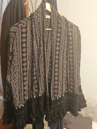 Cárdigan estampado étnico con flecos