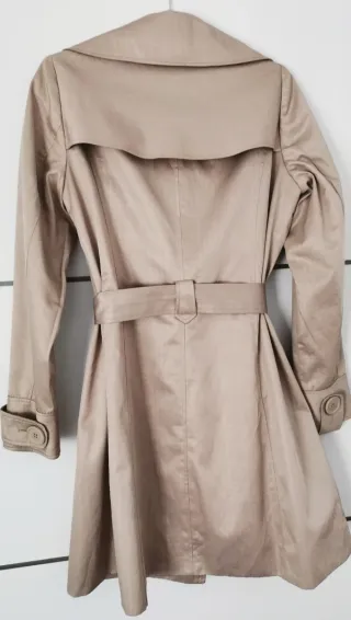 Gabardina trench beige dorado