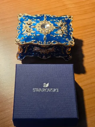 Conjunto Swarovski Anillo y Pendientes con joyero