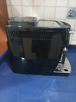 Cafetera Automática Delonghi Magnifica