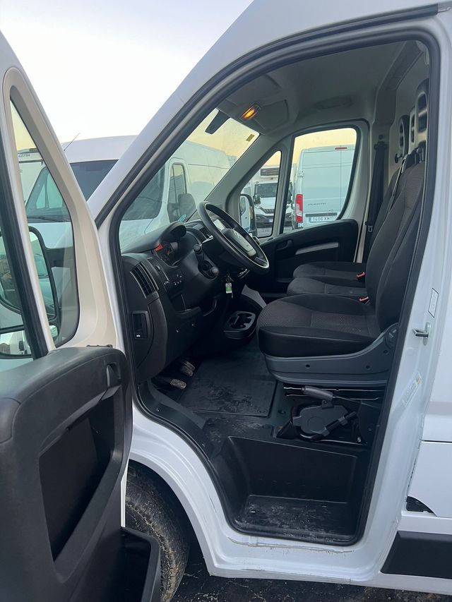 CITROEN Jumper BlueHDi 140 Furgón L3H2 incl. Baca