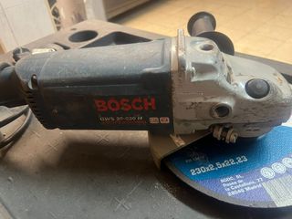 Radial Bosch GWS 20-230 H