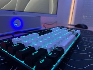 Teclado Mecánico Switches Azules Negro/Blanco