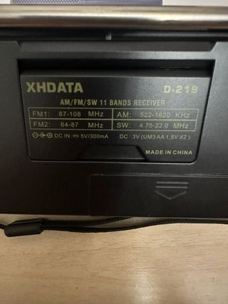 Radio Portátil XHDATA D219 FM AM SW 11 bandas