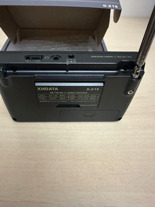 Radio Portátil XHDATA D219 FM AM SW 11 bandas