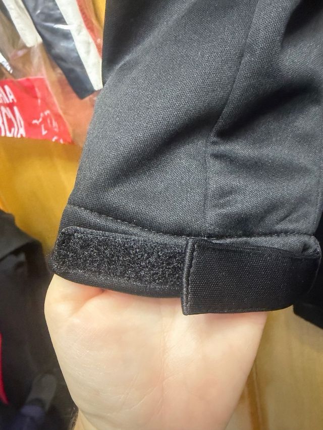 Abrigo largo neopreno negro y rosa