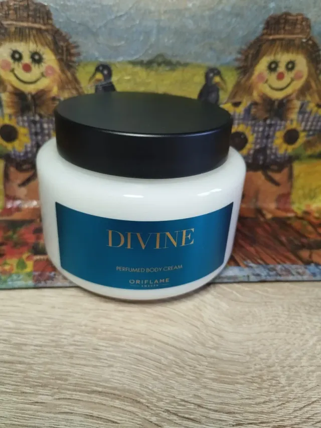 Crema Corporal Perfumada Oriflame Divine