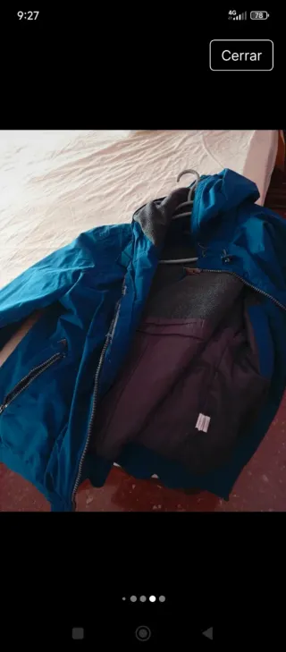 Chaqueton azul con capucha