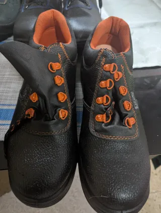 Zapatos de trabajo talla 43
