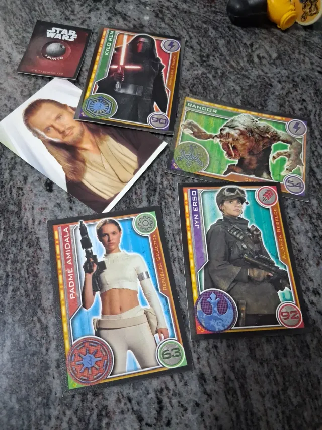 Memorabilia Star Wars e carte collezionabili