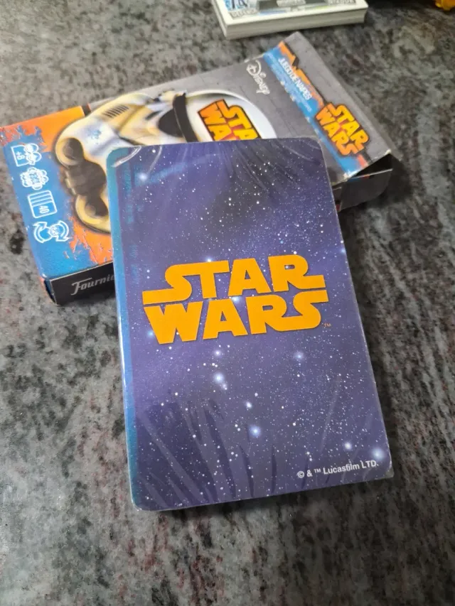 Memorabilia Star Wars e carte collezionabili
