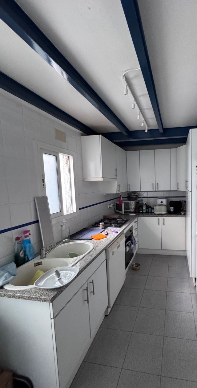 Muebles de cocina blancos