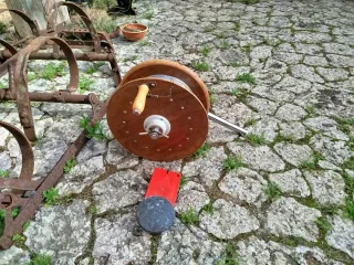 Carrete de pesca de madera