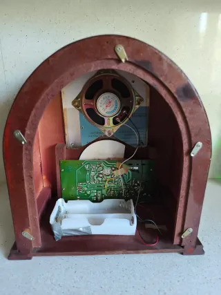 Radio de madera estilo vintage