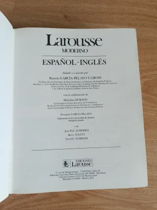 Larousse Diccionario Moderno Español-Ingles