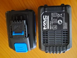 Cargador y 2 Baterías Mac Master casi sin uso.