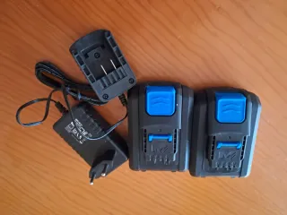 Cargador y 2 Baterías Mac Master casi sin uso.