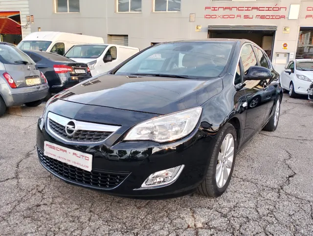 Opel Astra 2011