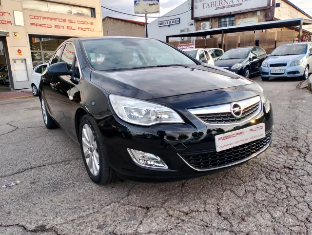 Opel Astra 2011