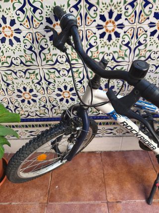 Bicicleta MTB Rockrider Blanca y Azul