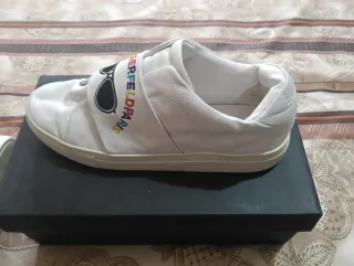 Scarpe Karl Lagerfeld bianche con occhiali
