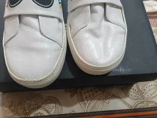 Scarpe Karl Lagerfeld bianche con occhiali