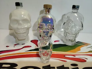 4 BOTTIGLIE VUOTE TESCHIO