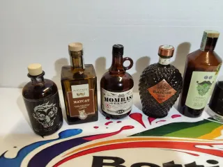 Lotto 7 bottiglie vuote gin vetro marrone