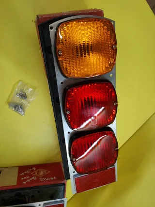 PILOTOS TRASEROS CON PLACA UNIVERSALES RINDER 207