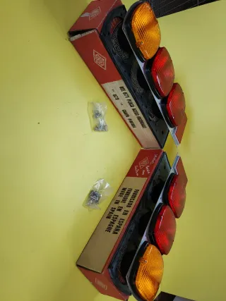 PILOTOS TRASEROS CON PLACA UNIVERSALES RINDER 207