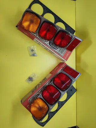 PILOTOS TRASEROS CON PLACA UNIVERSALES RINDER 207