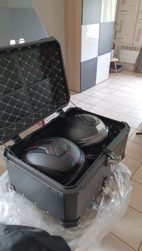 Baúl aluminio moto nuevo 2 cascos