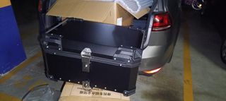 Baúl aluminio moto nuevo 2 cascos