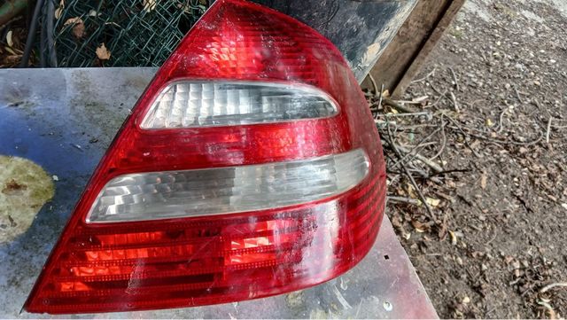 Piloto trasero Mercedes Clase E 220