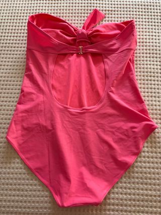 Bañador rosa con lazo