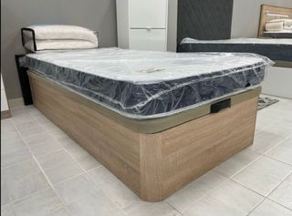 CHOLLO!! Canapé madera con almacenaje