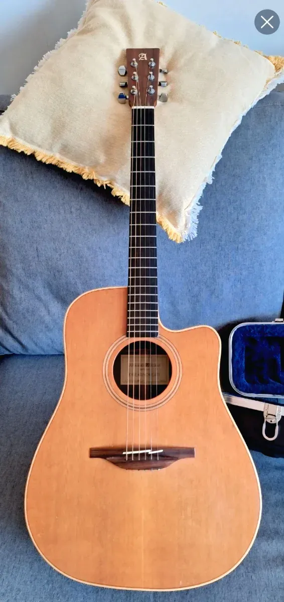 Guitarra Electroacústica Alhambra